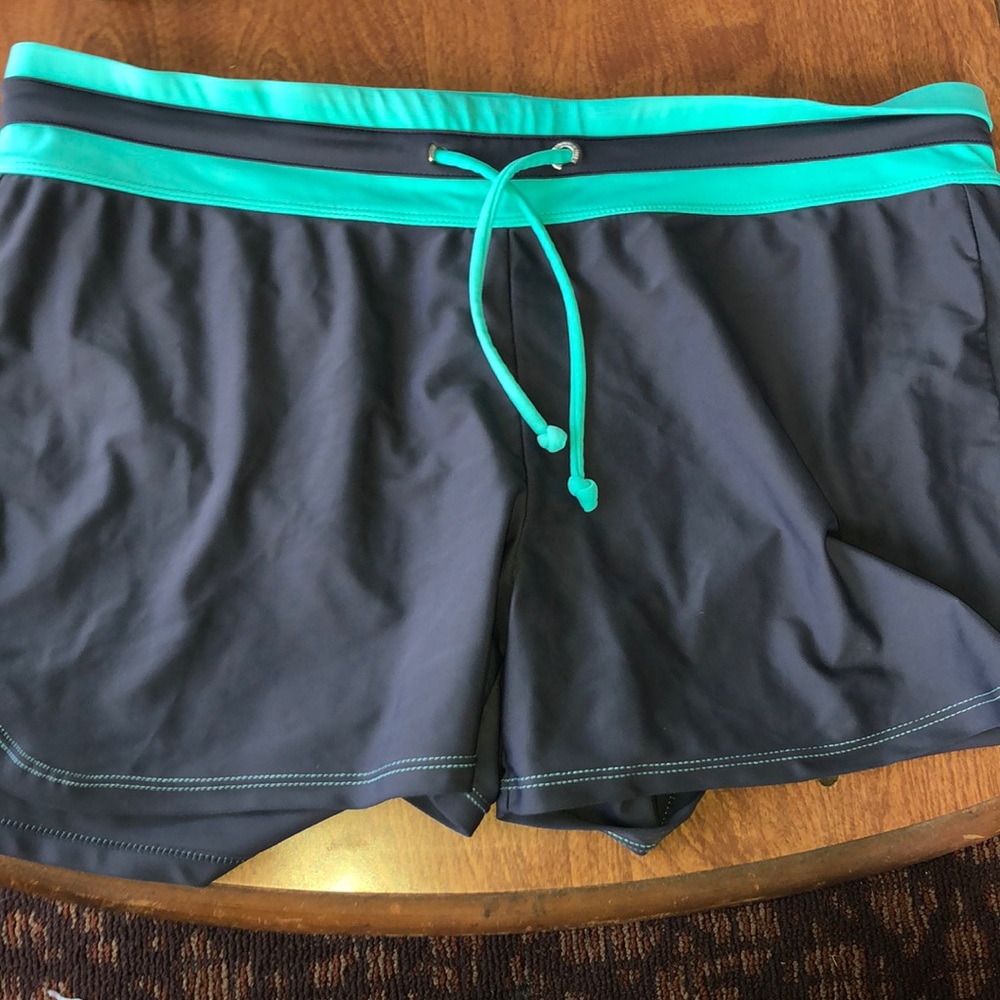Free Country size 16 Swimshorts